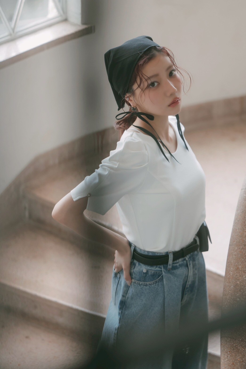 【And Couture】パワーショルダービジュープルオーバー