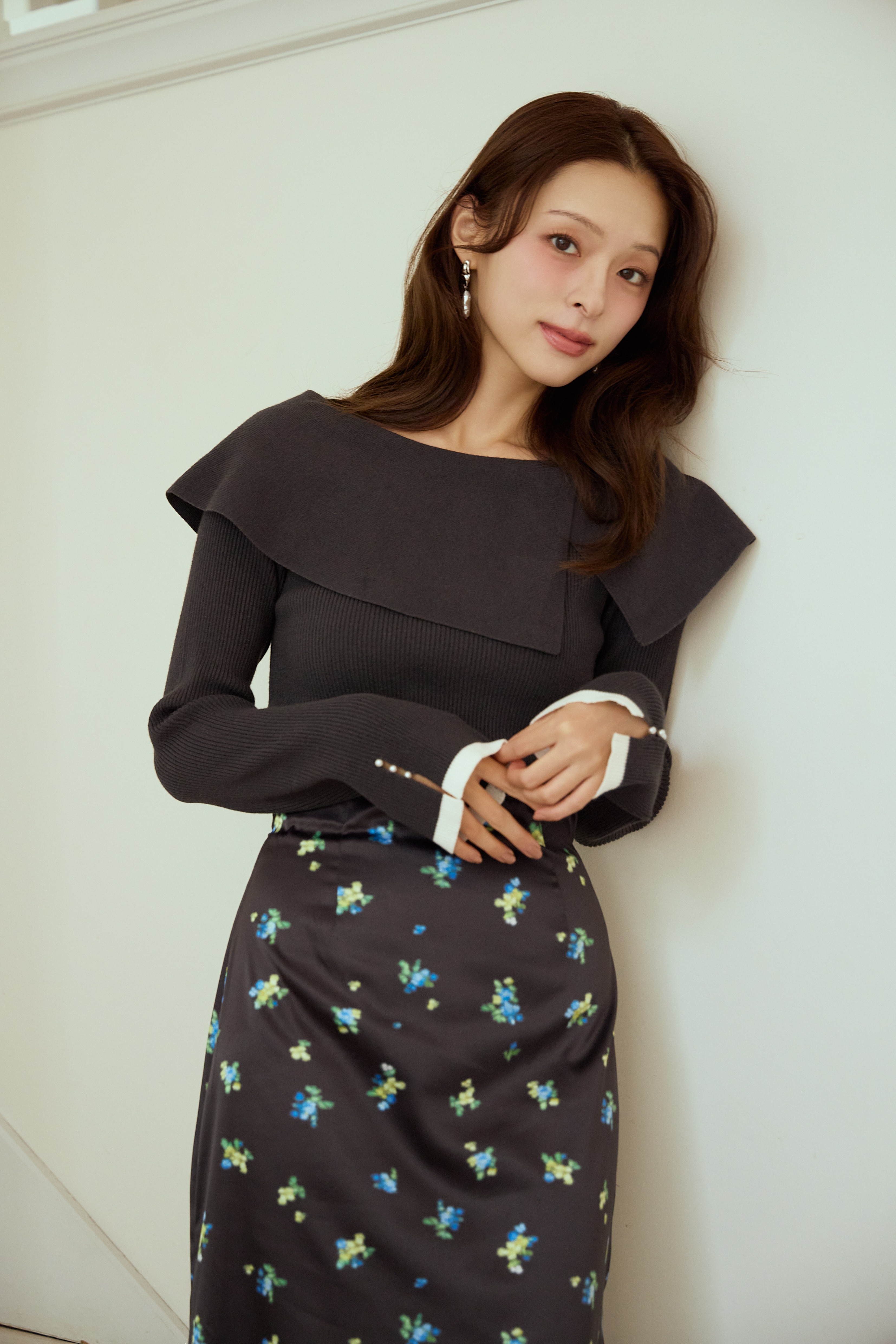 【AND COUTURE】アシンメトリーカラーニットプルオーバー