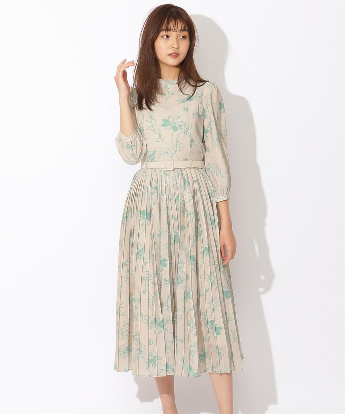 オリジナルリゾートプリントプリーツスタンドワンピース S ベージュ Redyazel 公式オンラインショップ バーンデストローズ