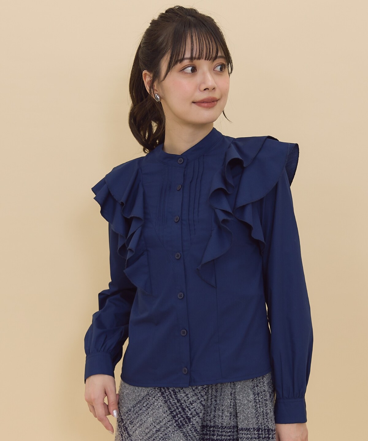 ショルダーフリルスタンドシャツ