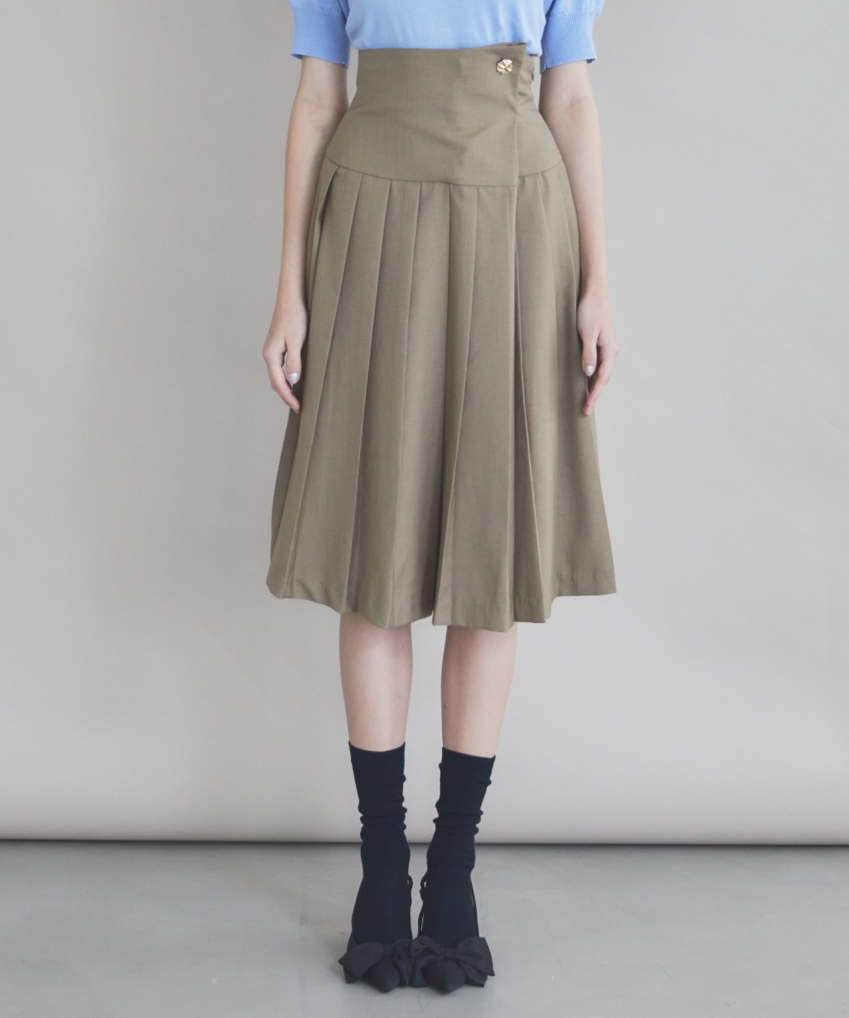 ロースイッチングプリーツスカート