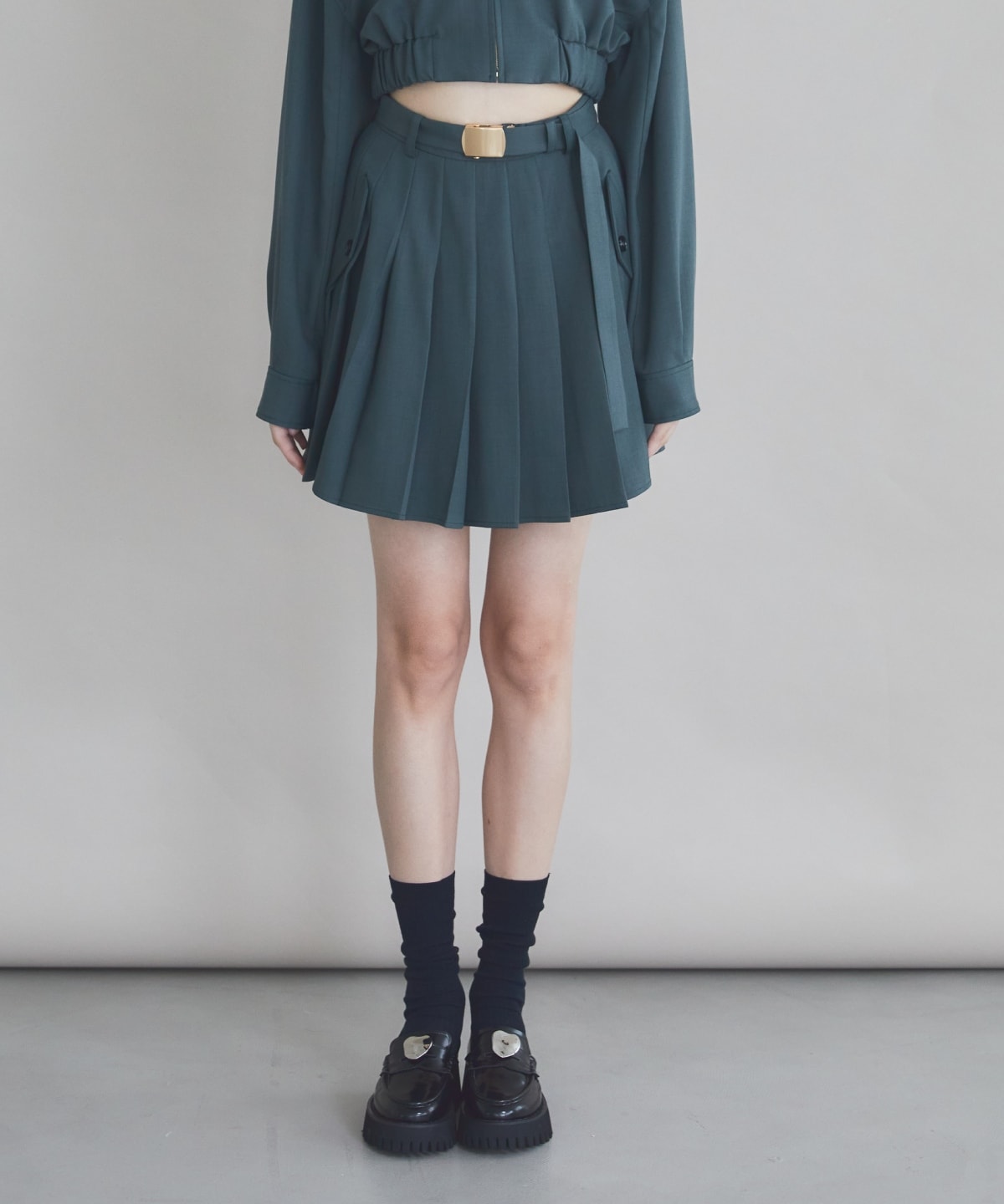 【セットアップ可能】ベルト付きプリーツショートスカート