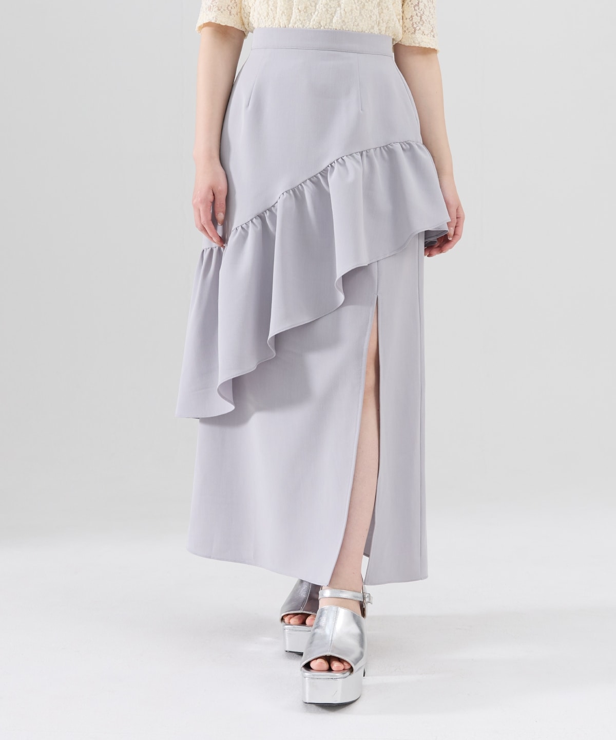 アシメフリルスカート