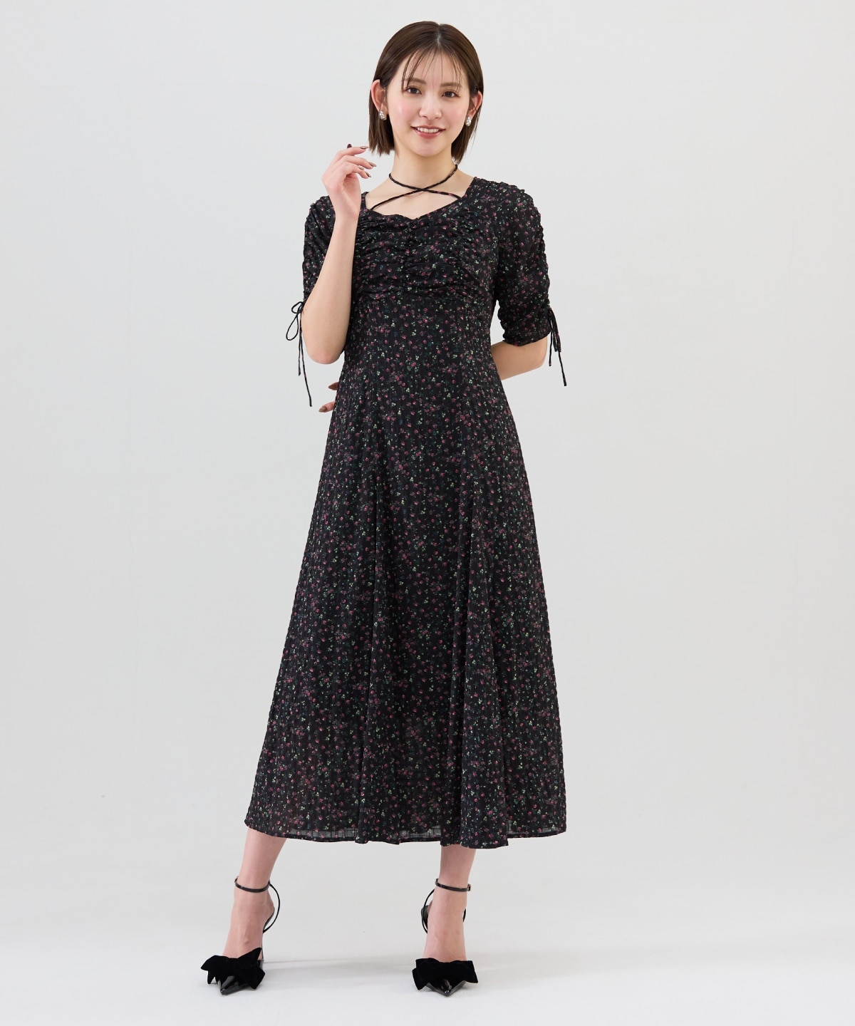 フラワープリントシャーリングワンピース