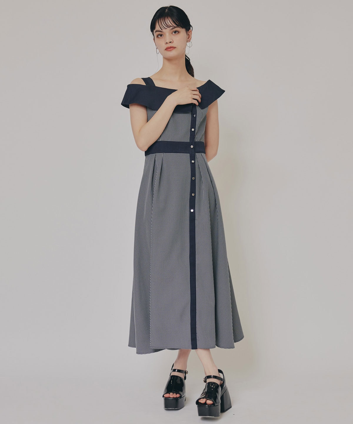 バイカラーアシメショルダーワンピース