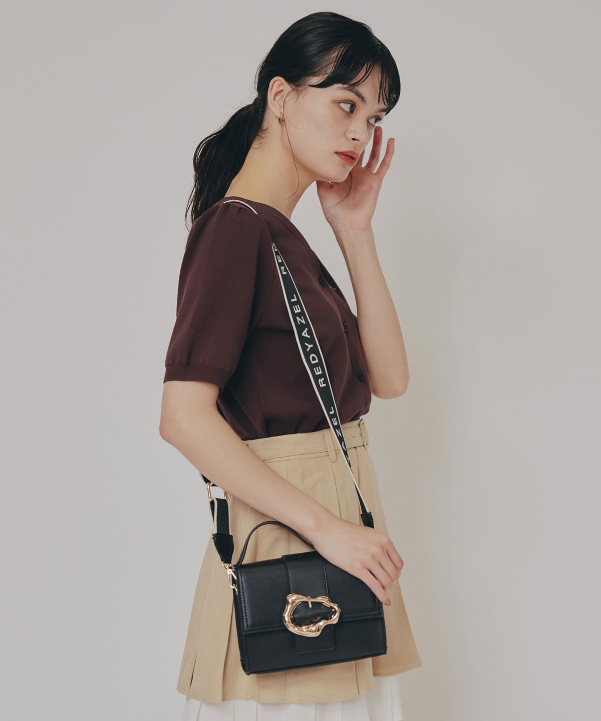 バックルデザインロゴストラップミニバッグ