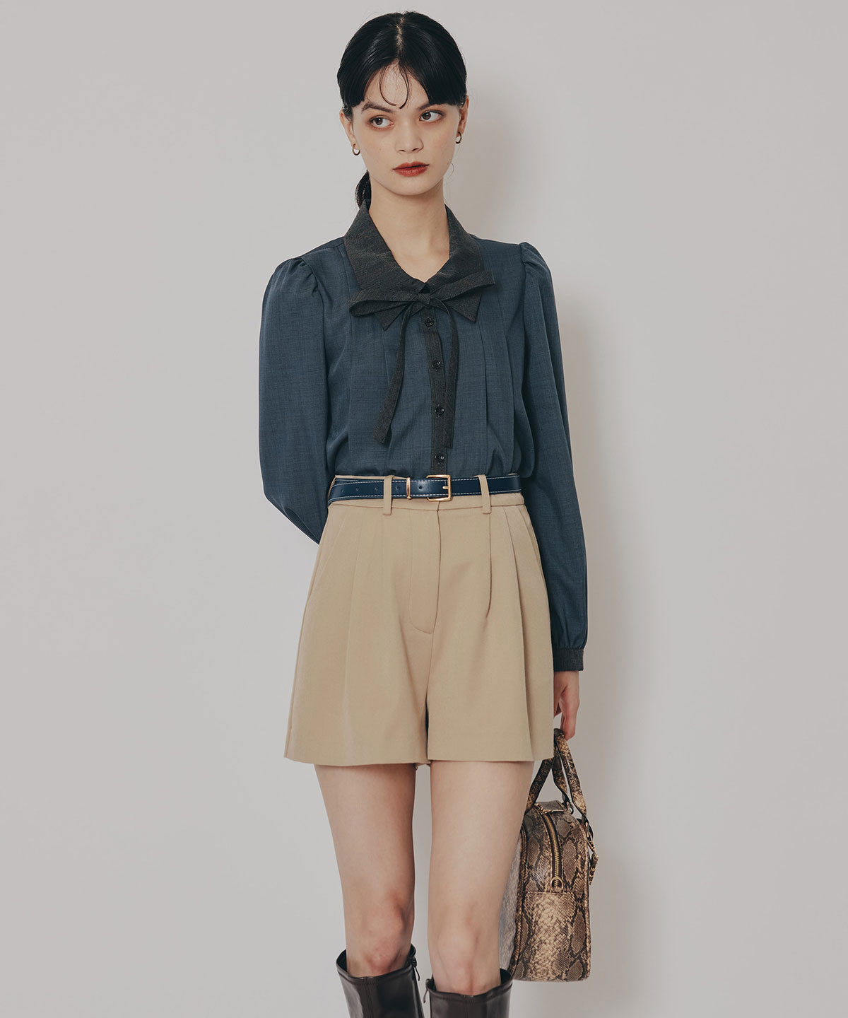 チェックバイカラーリボンタイブラウス