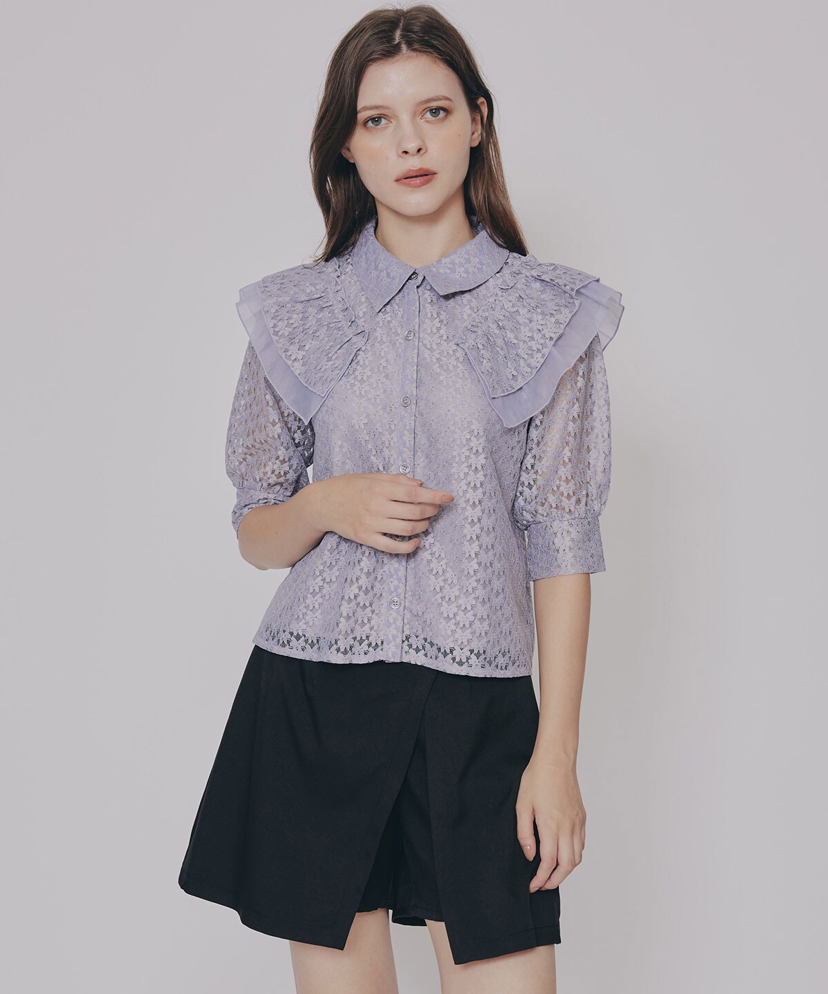 ラメレースフリルハーフスリーブブラウス