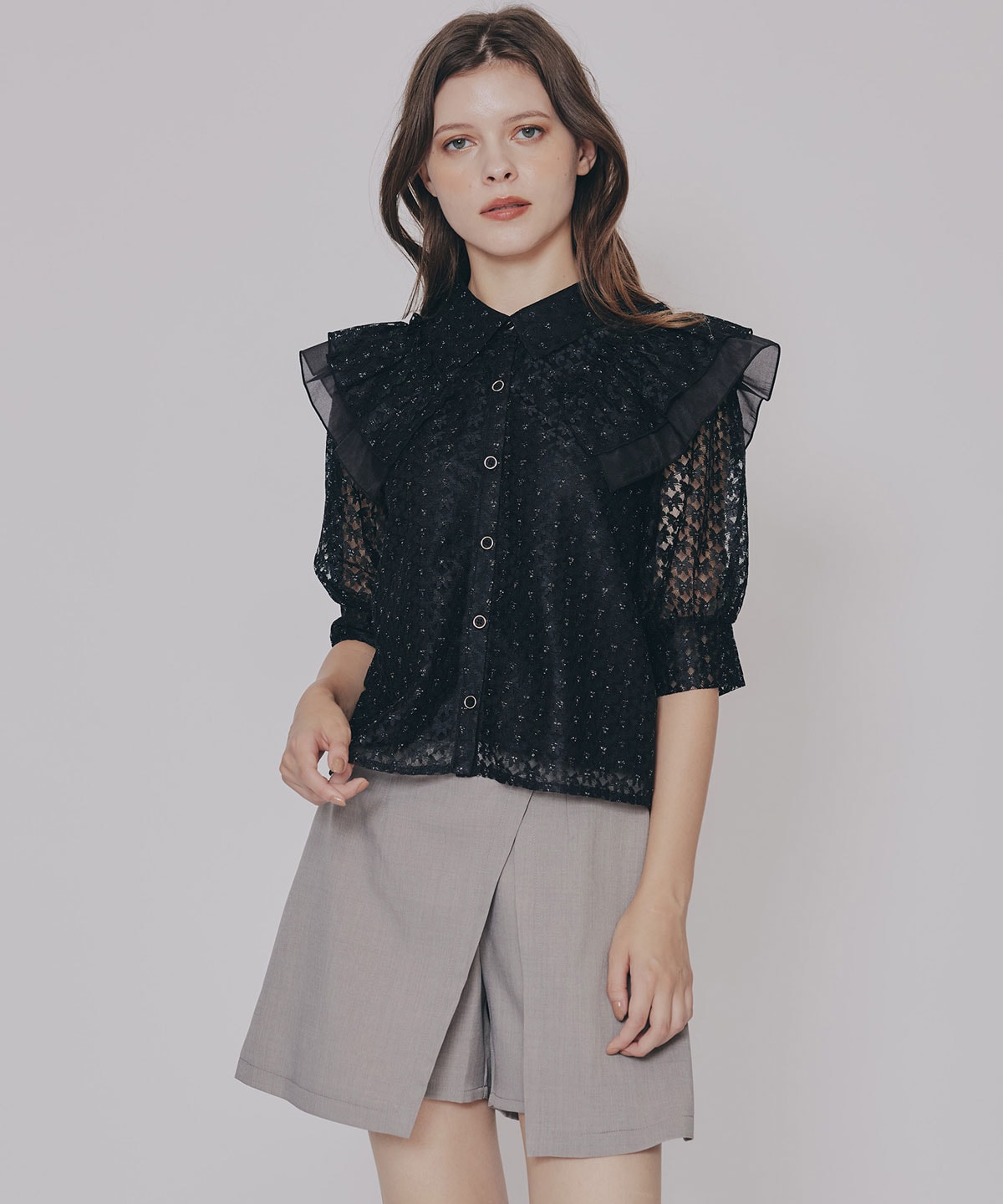 ラメレースフリルハーフスリーブブラウス