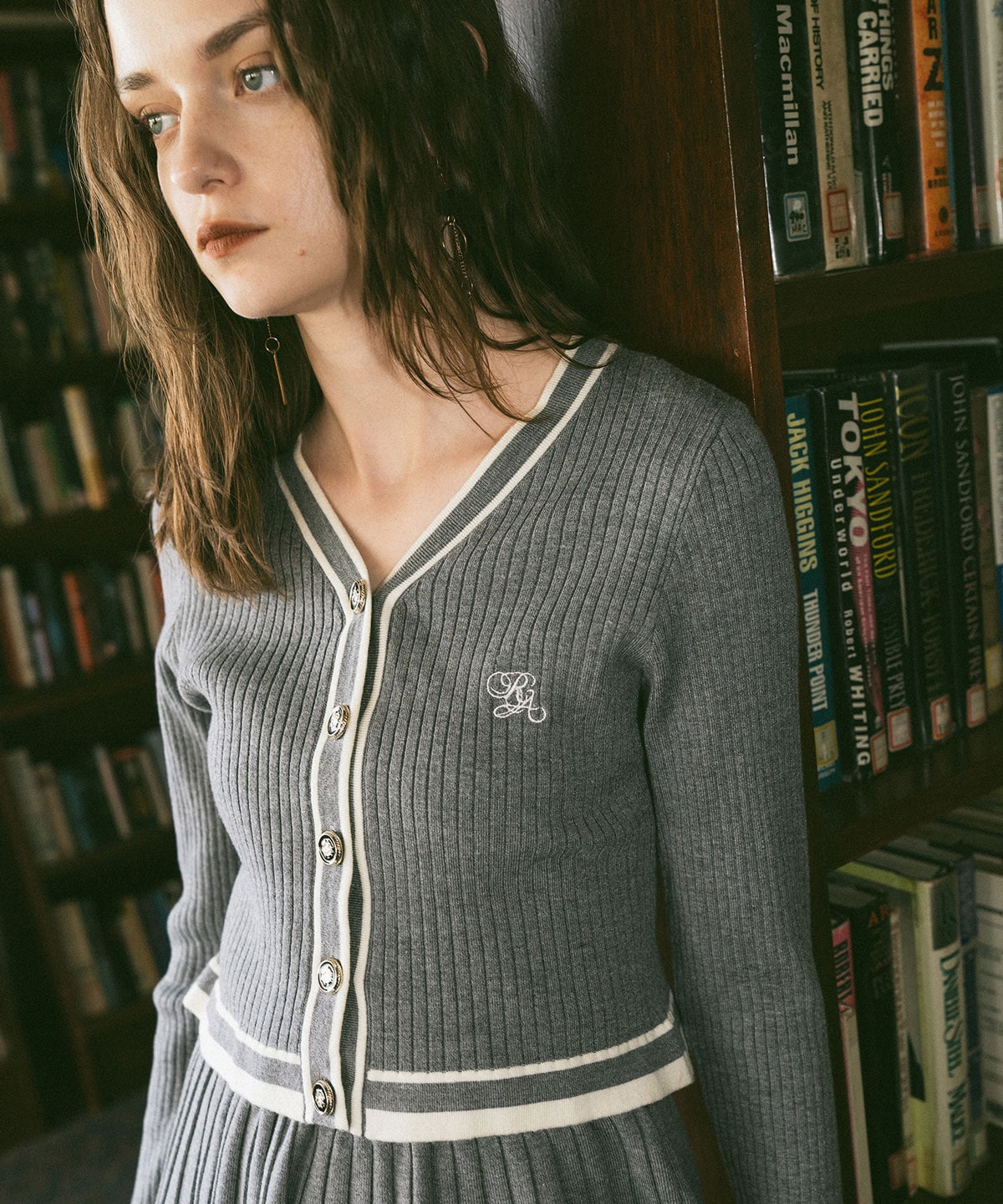 ラインスキームニットカーディガン×スカートセットアップ