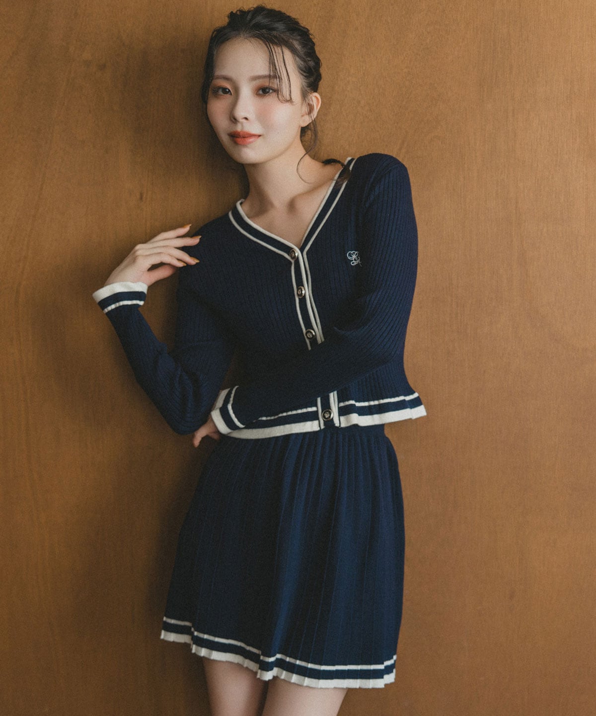 ラインスキームニットカーディガン×スカートセットアップ