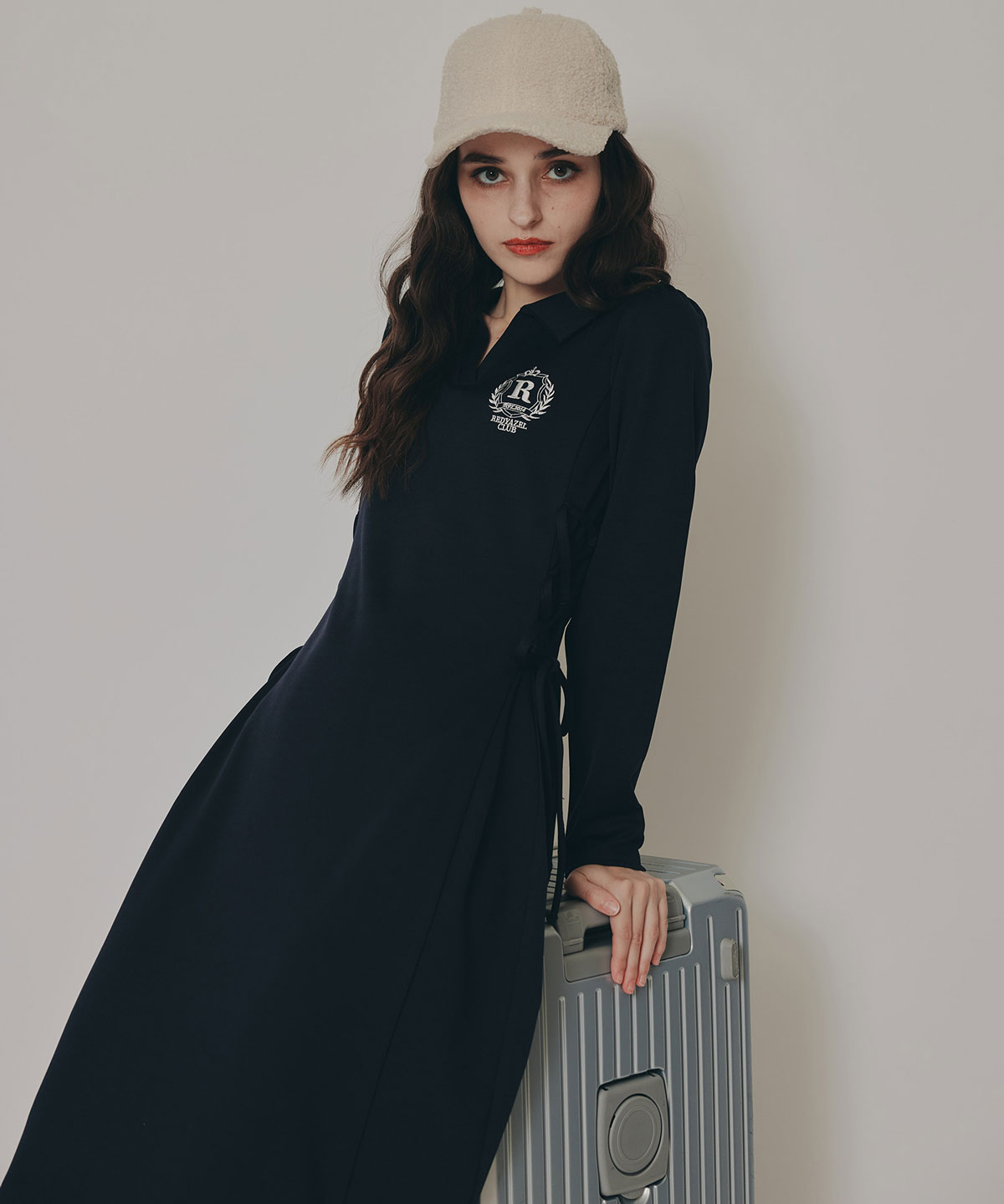 エンブレムサイドレースアップロングスリーブワンピース