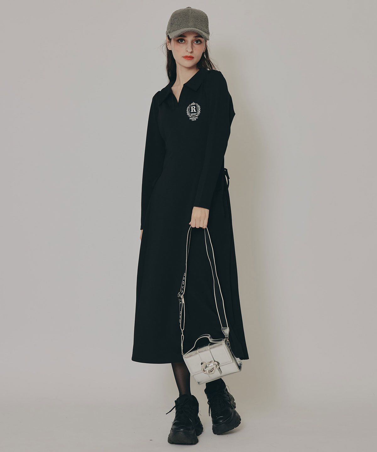 エンブレムサイドレースアップロングスリーブワンピース