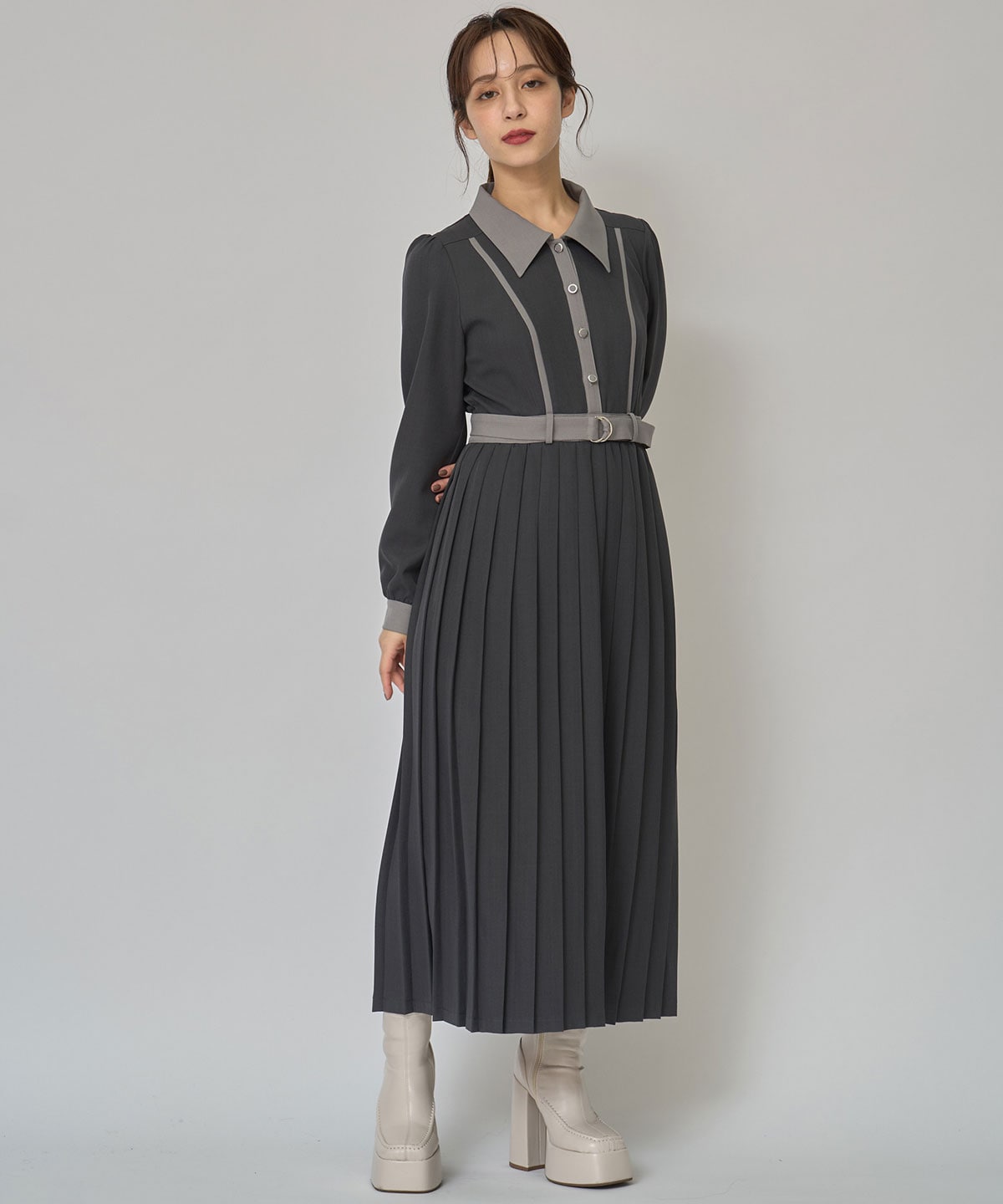 クラシカルバイカラーラインリボンタイプリーツロングワンピース