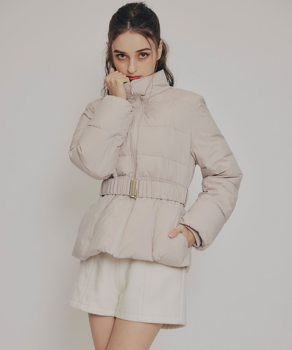 ベルトデザインキルティングファイバーダウンジャケット