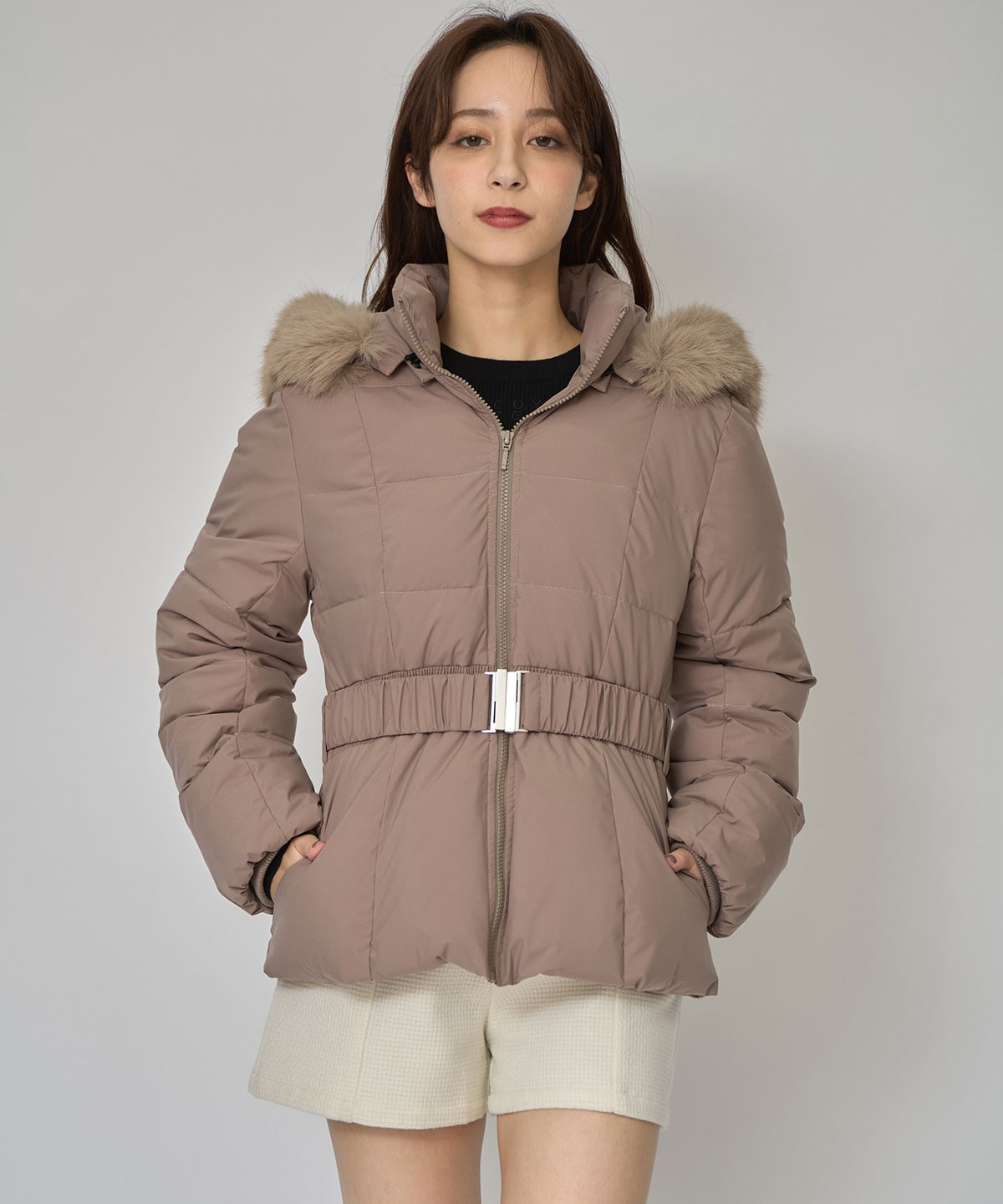 ベルトデザインキルティングファイバーダウンジャケット