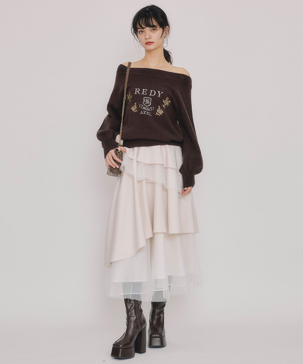 ビジューロゴエンブロイダリーニットプルオーバー