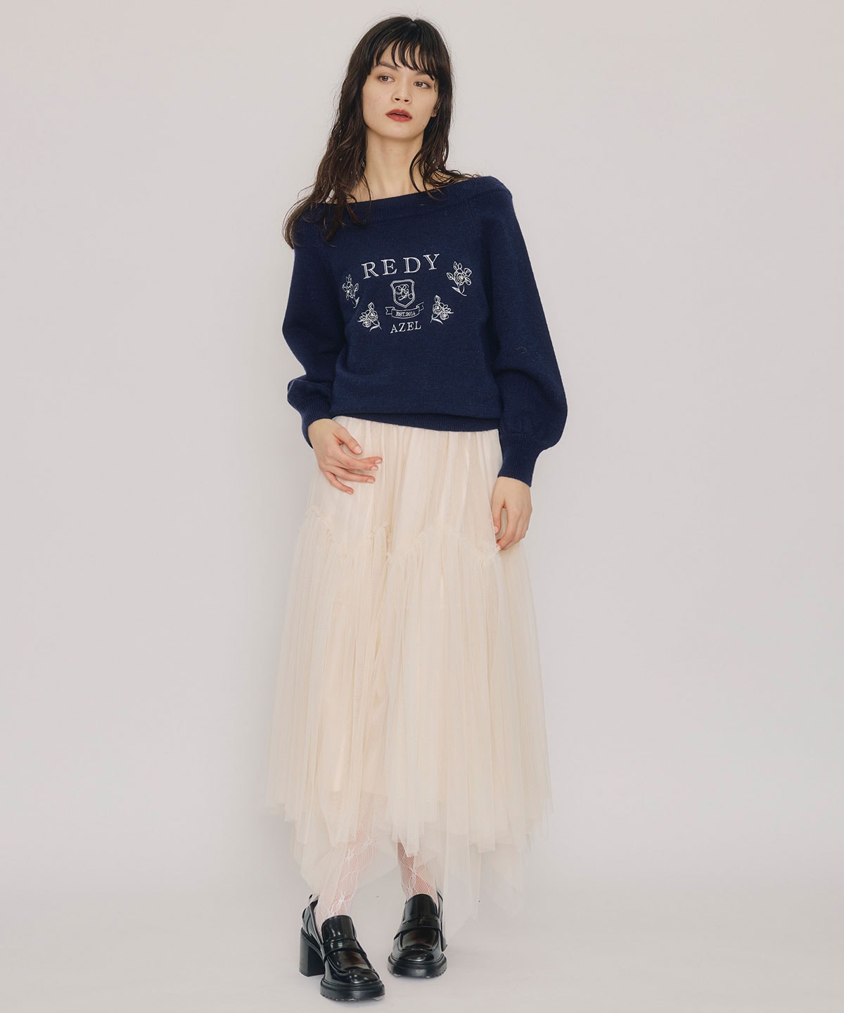 ビジューロゴエンブロイダリーニットプルオーバー