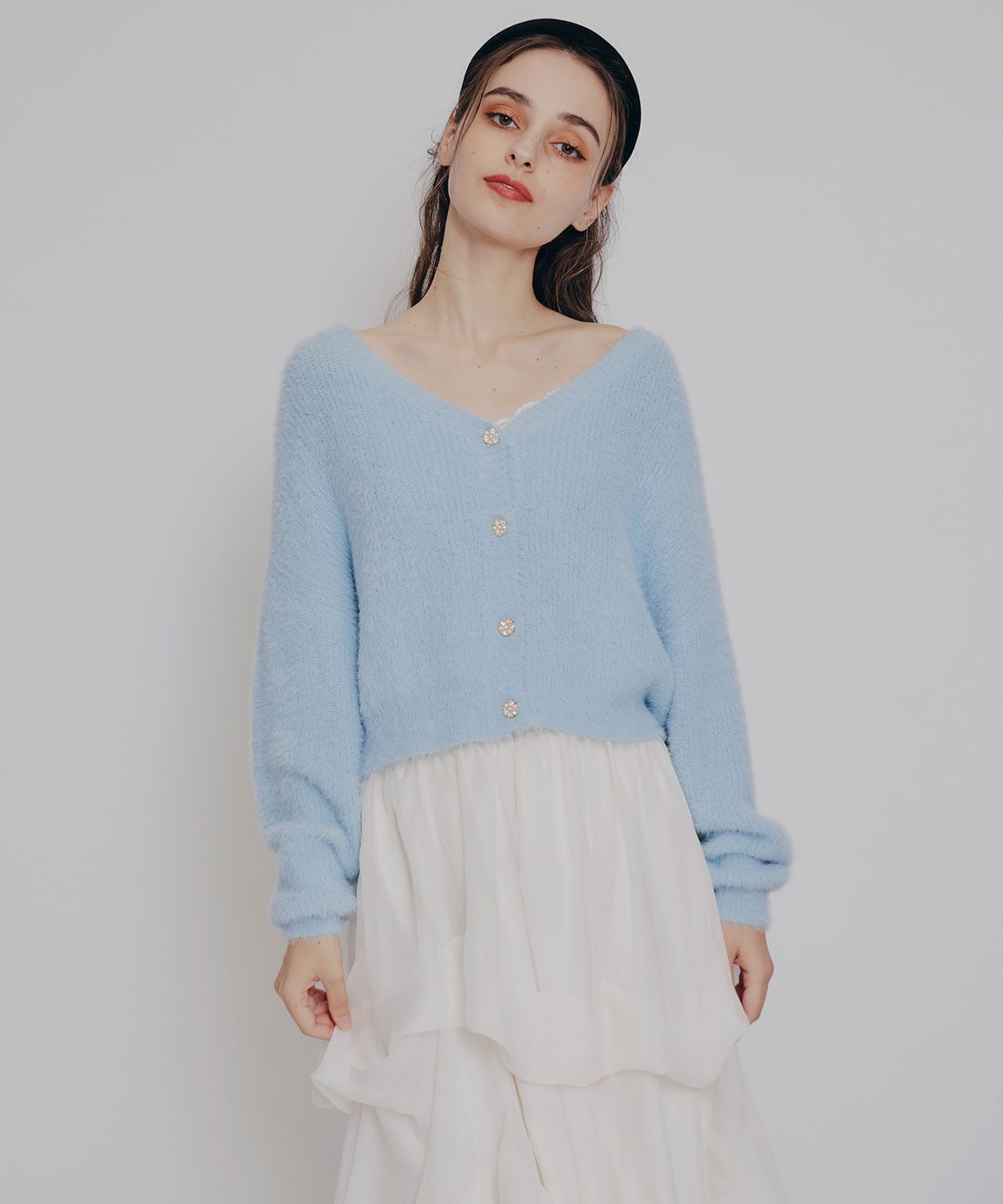 フェザーヤーンビジューボタンカーディガン