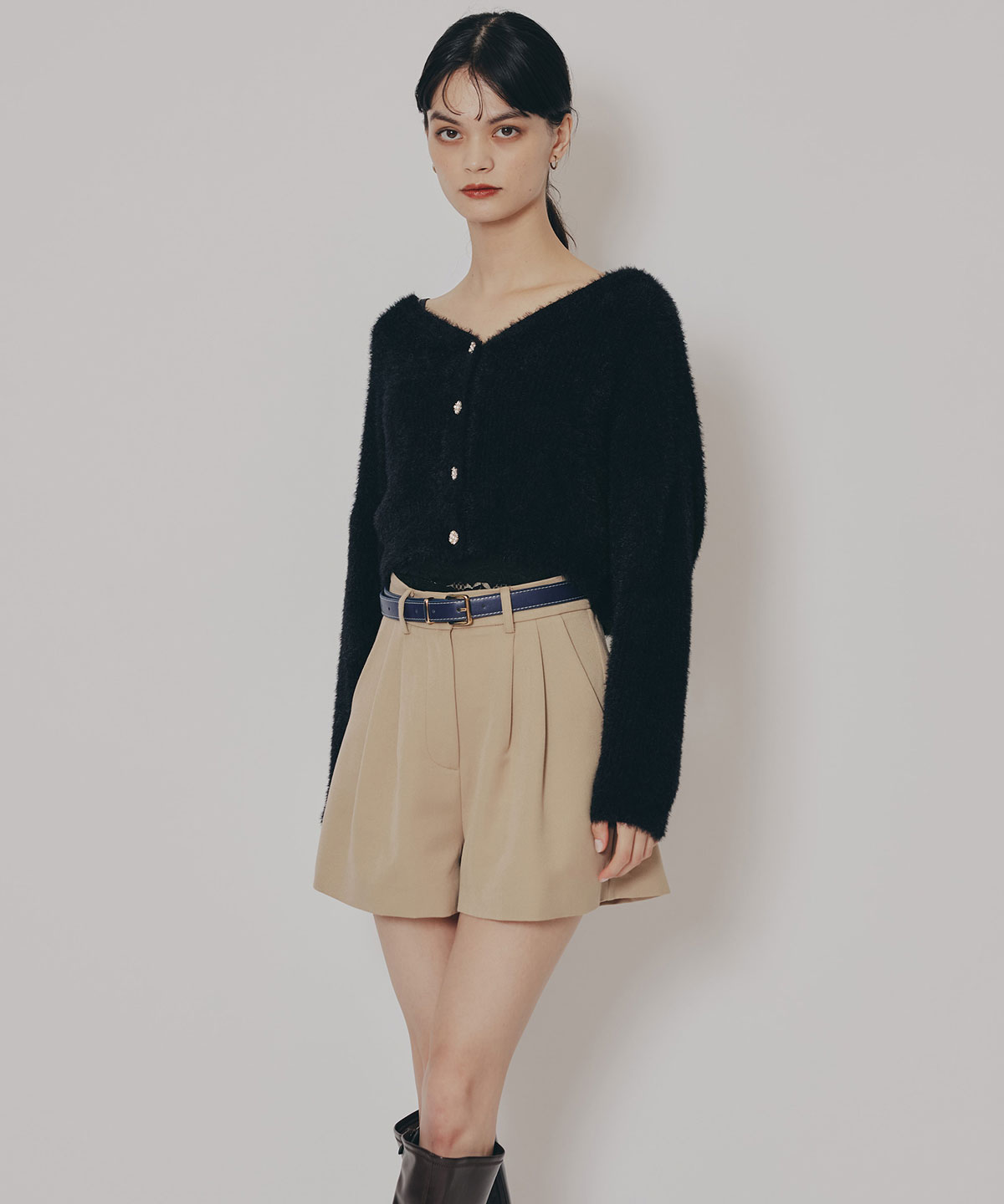 フェザーヤーンビジューボタンカーディガン