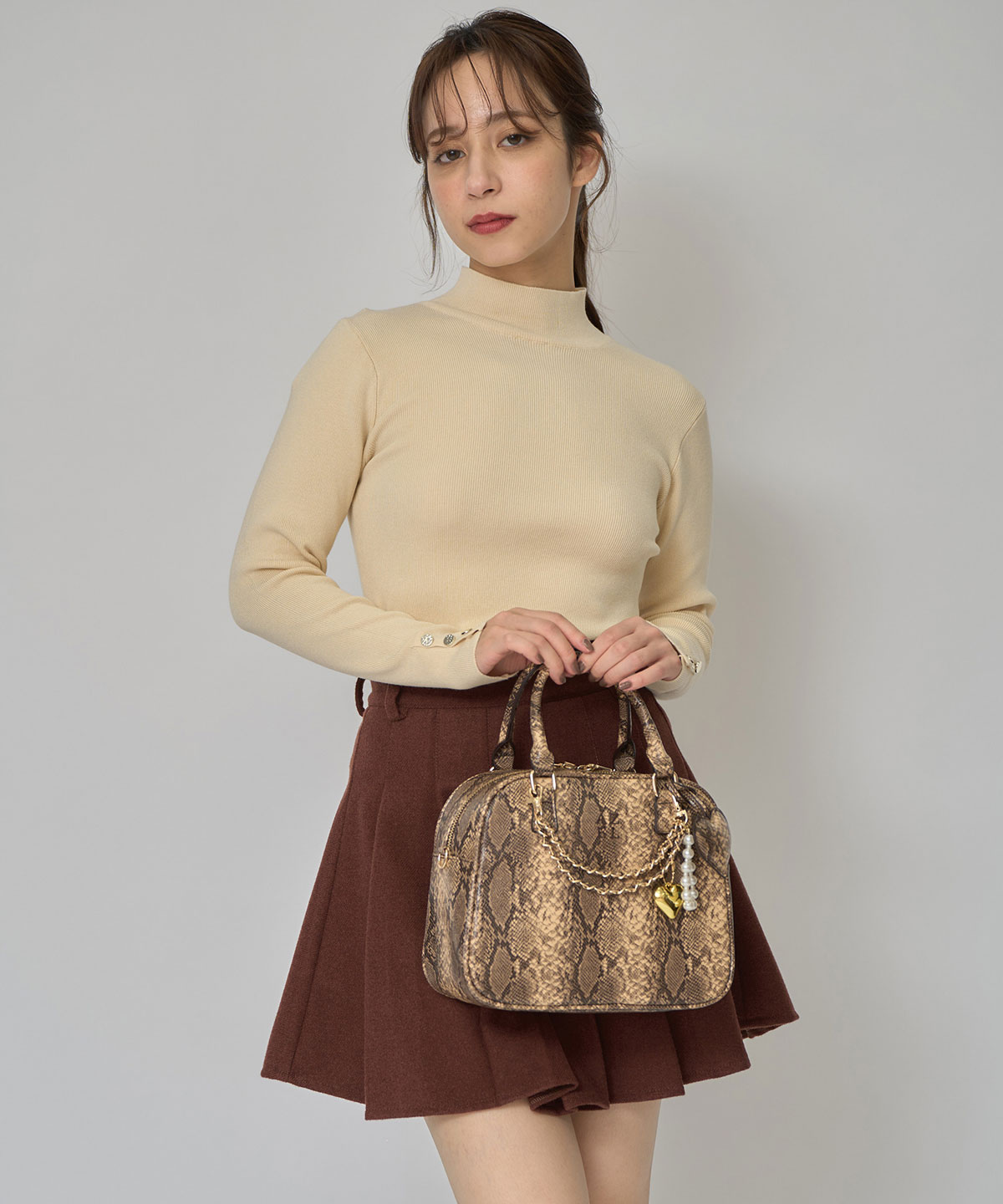 2WAYハイネックボタンニットトップス