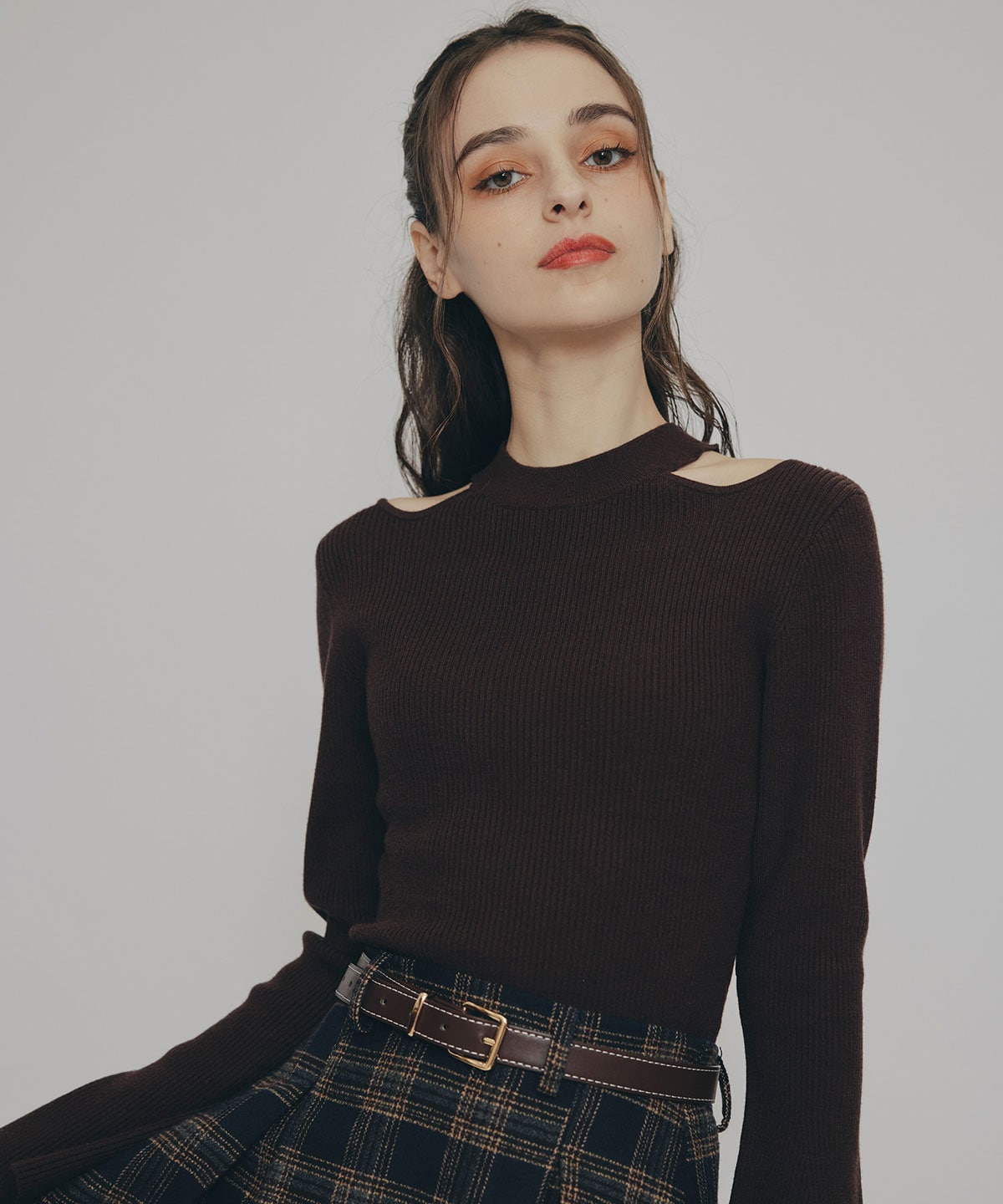 カットアウトリブニットトップス