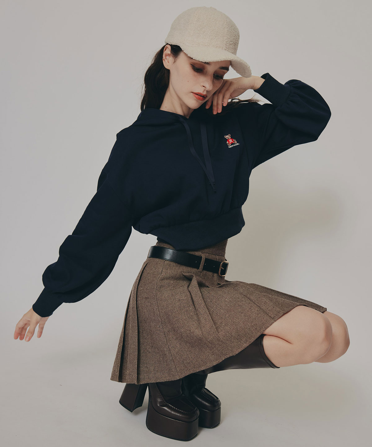 Azelyコンパクトフーディ