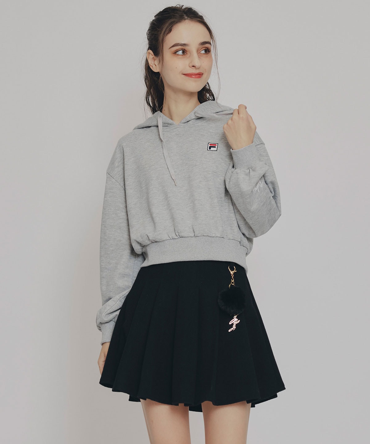 ［FILA×REDYAZEL］サガラロゴコンパクトフーディ