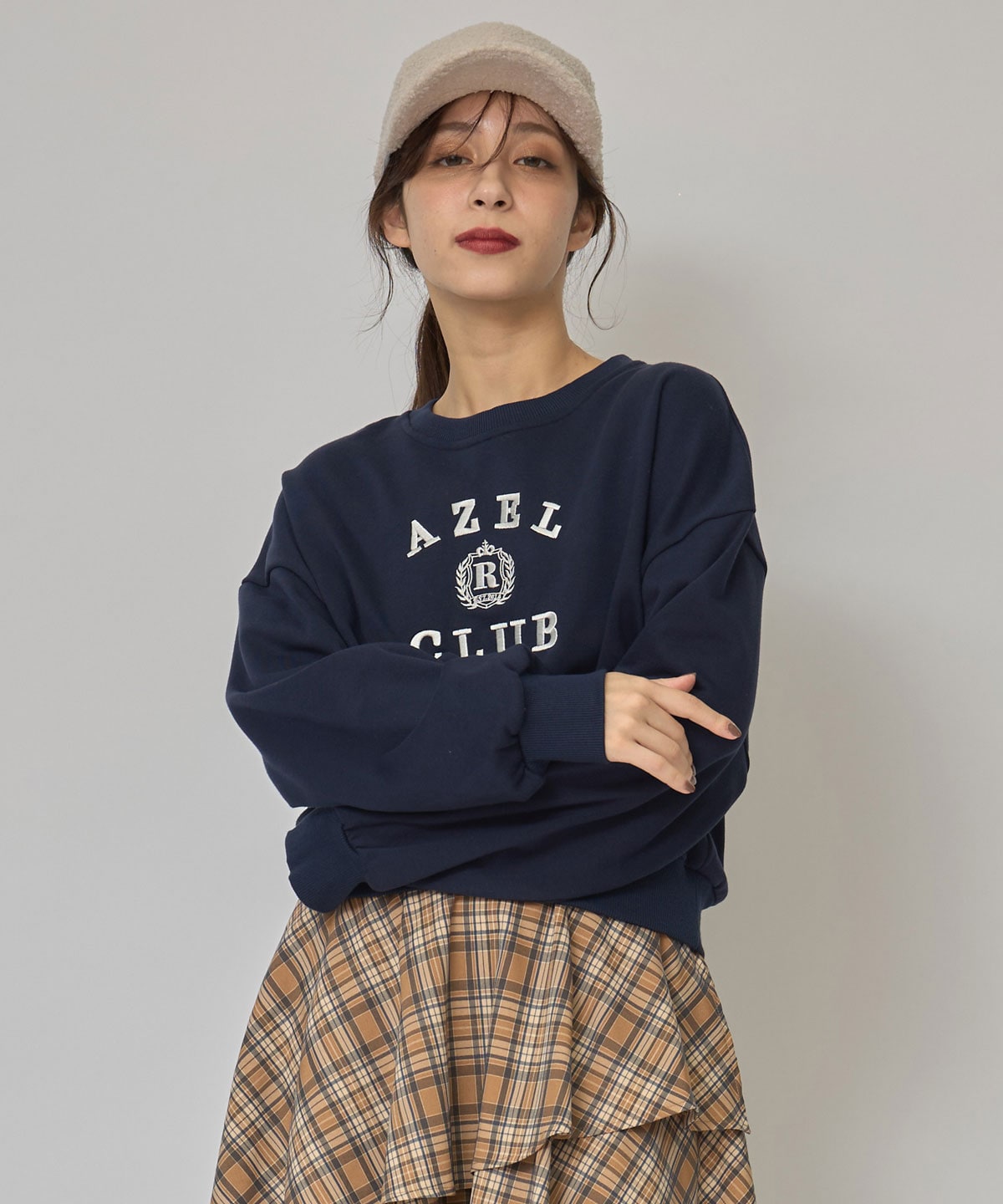 アゼルクラブカレッジロゴスウェットプルオーバー