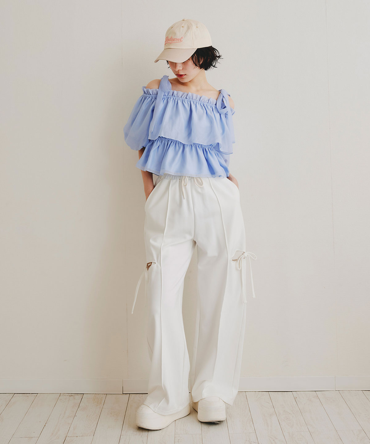 ショルダーリボンフリルオフショルブラウス