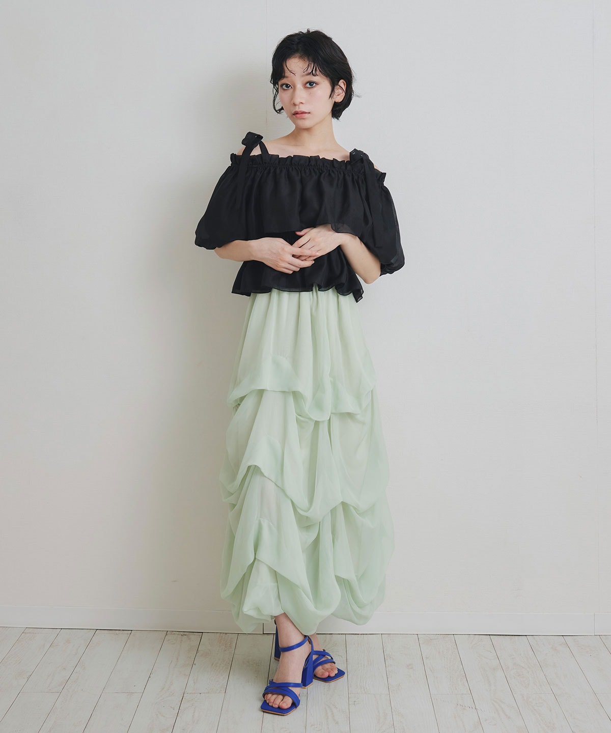 ショルダーリボンフリルオフショルブラウス