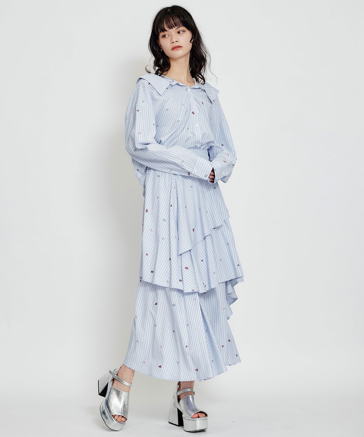 【セットアップ可能】REDYAZELアルファベットロゴ刺繍ティアードロングスカート