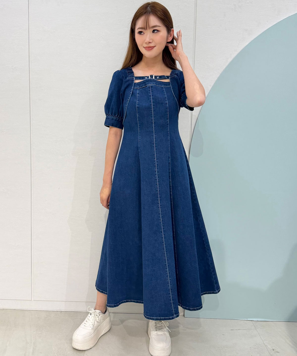 デコルテベルトデニムフレアロングワンピース