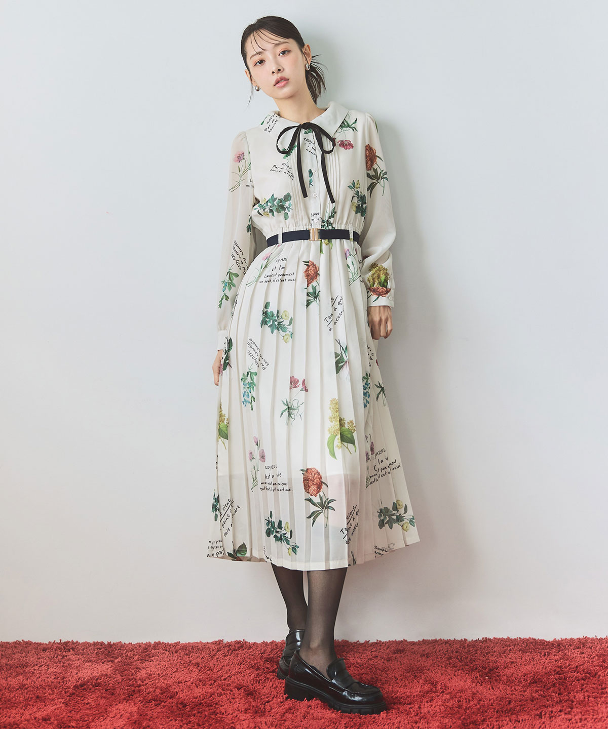 シアーフラワープリーツロングワンピース