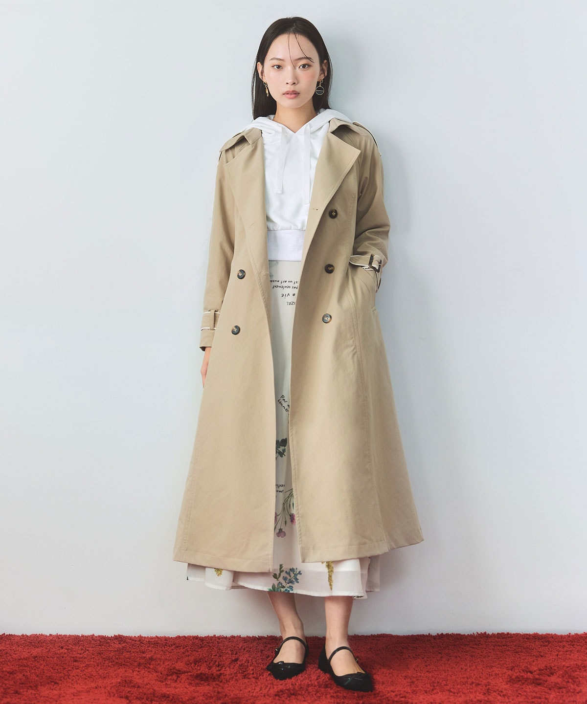 バックベルトデザインパイピングロングトレンチコート
