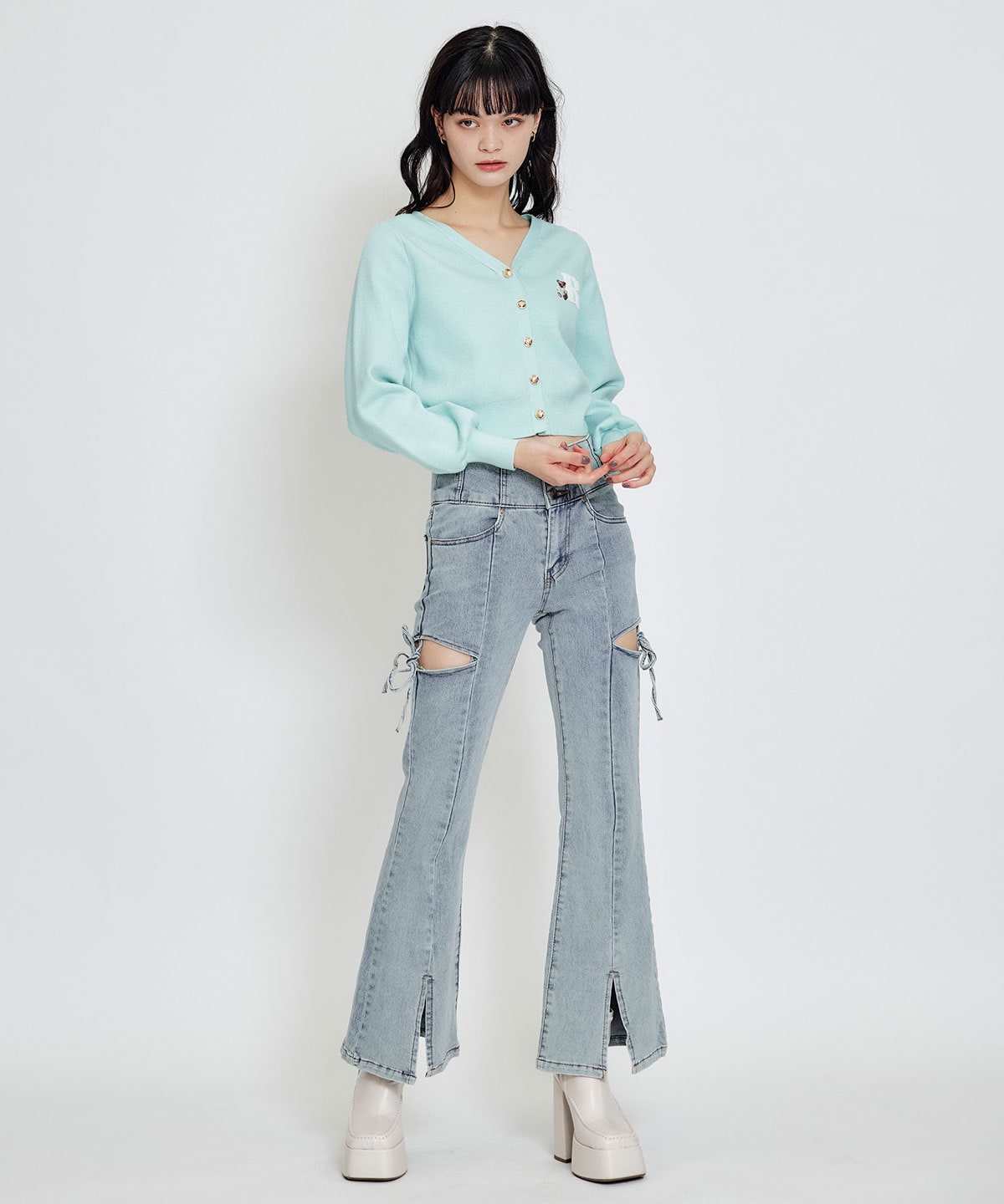 【2/13(金) 昼12時発売開始】AzelyハートVネックカーディガン