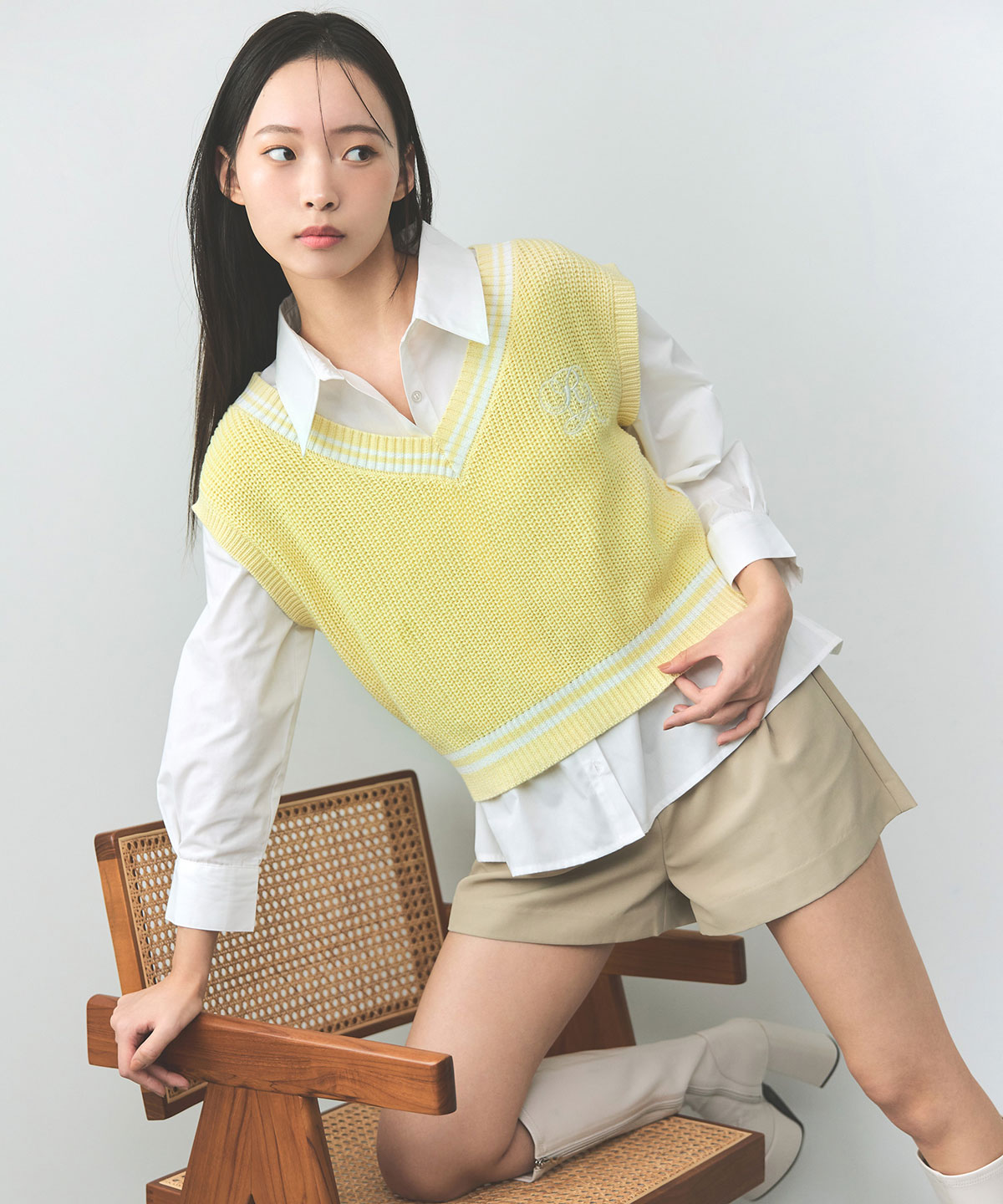 カレッジライクラインベスト×シャツブラウス
