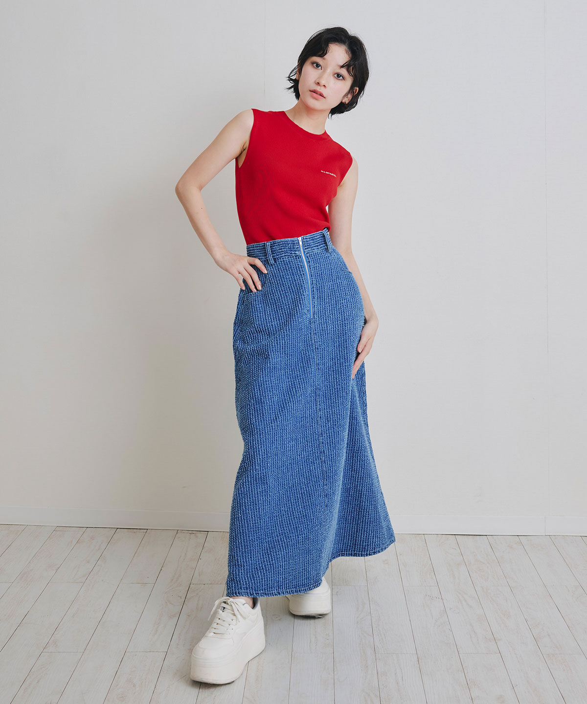 ロゴベーシックノースリーブニット