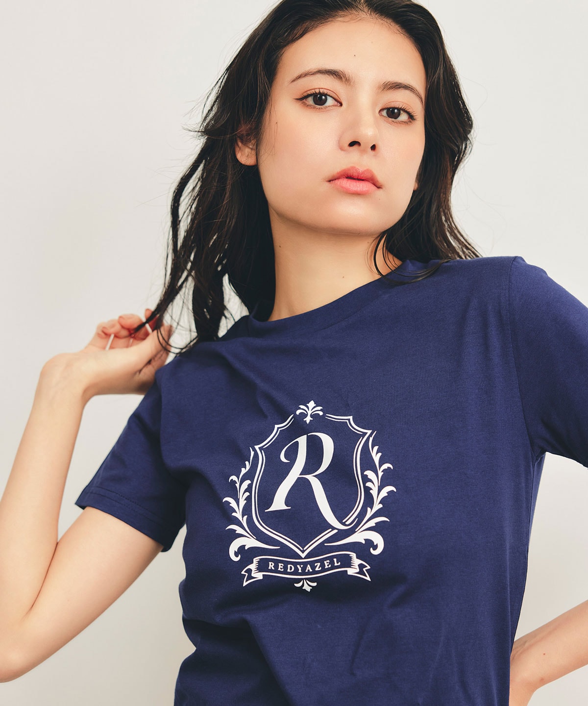 エンブレムロゴTシャツ