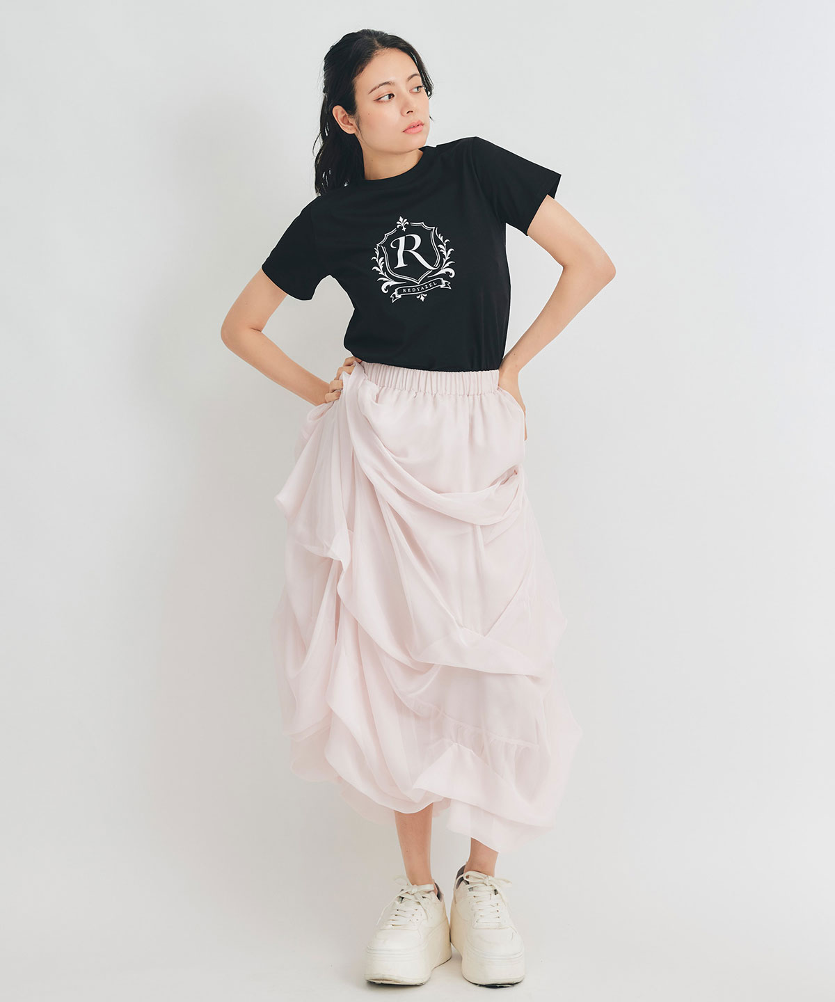 エンブレムロゴTシャツ