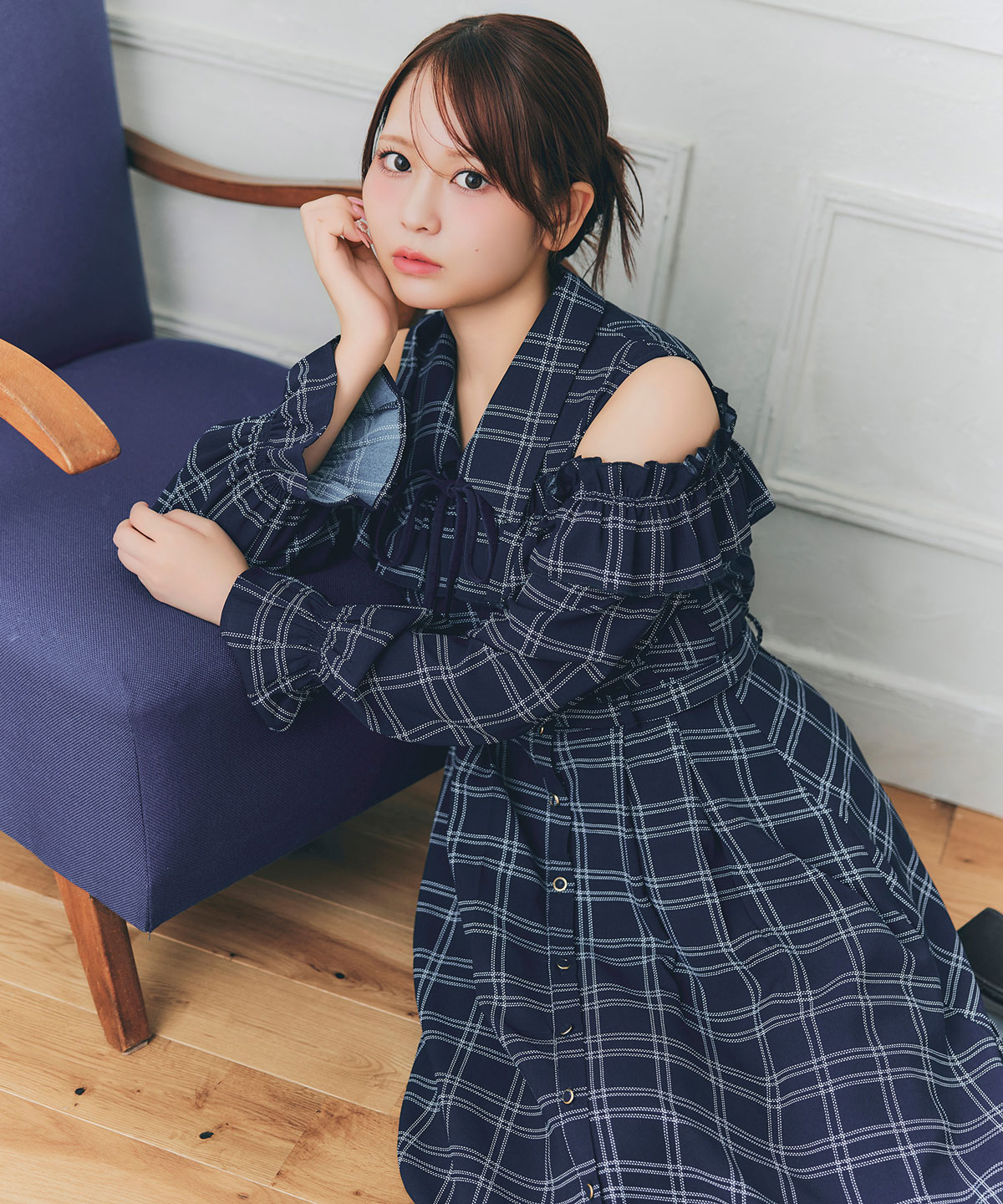 【=LOVE 大場花菜さん着用】フリルチェックオープンショルダーリボンタイロングフリルワンピース
