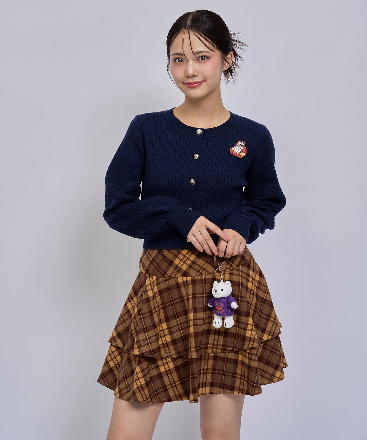 Azely&Redynaハロウィンブローチケーブルニットカーディガン