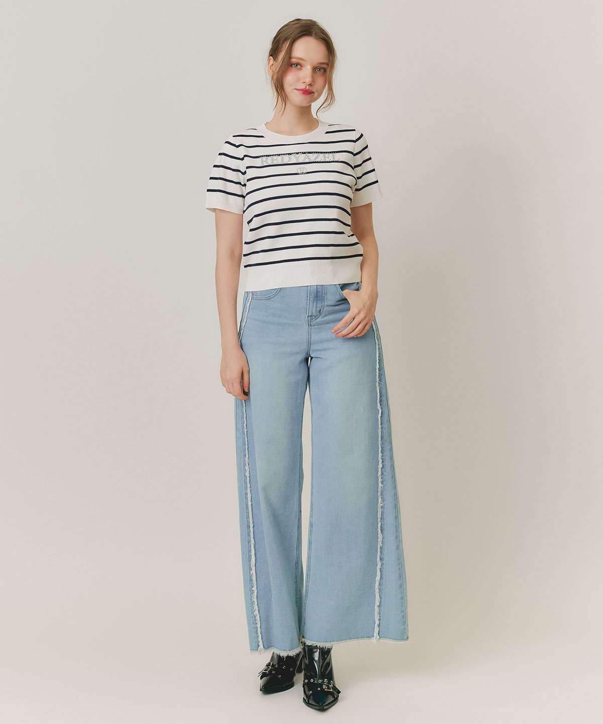 ホットフィットロゴニットトップス