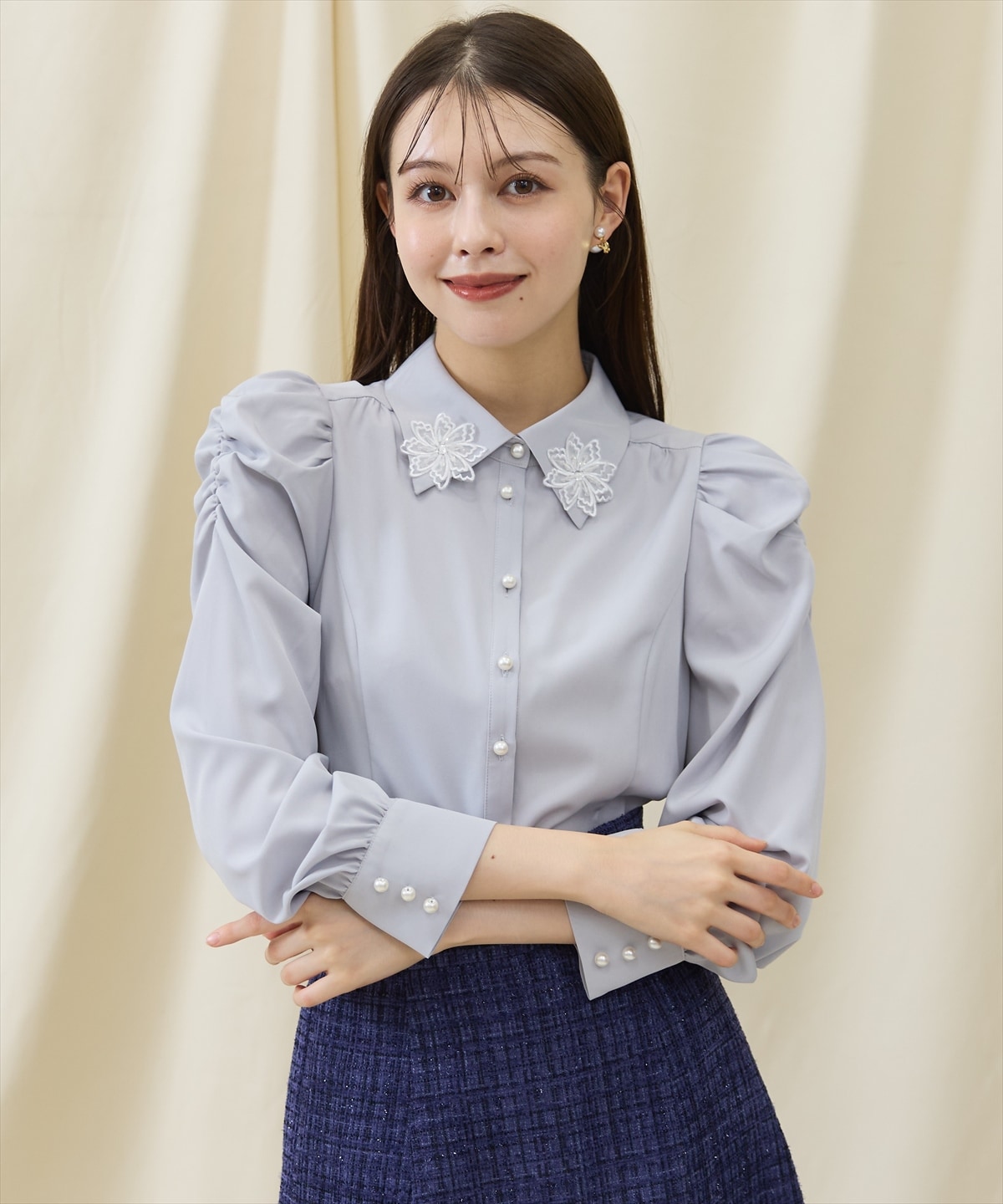 3Dフラワーレース衿パワショルブラウス