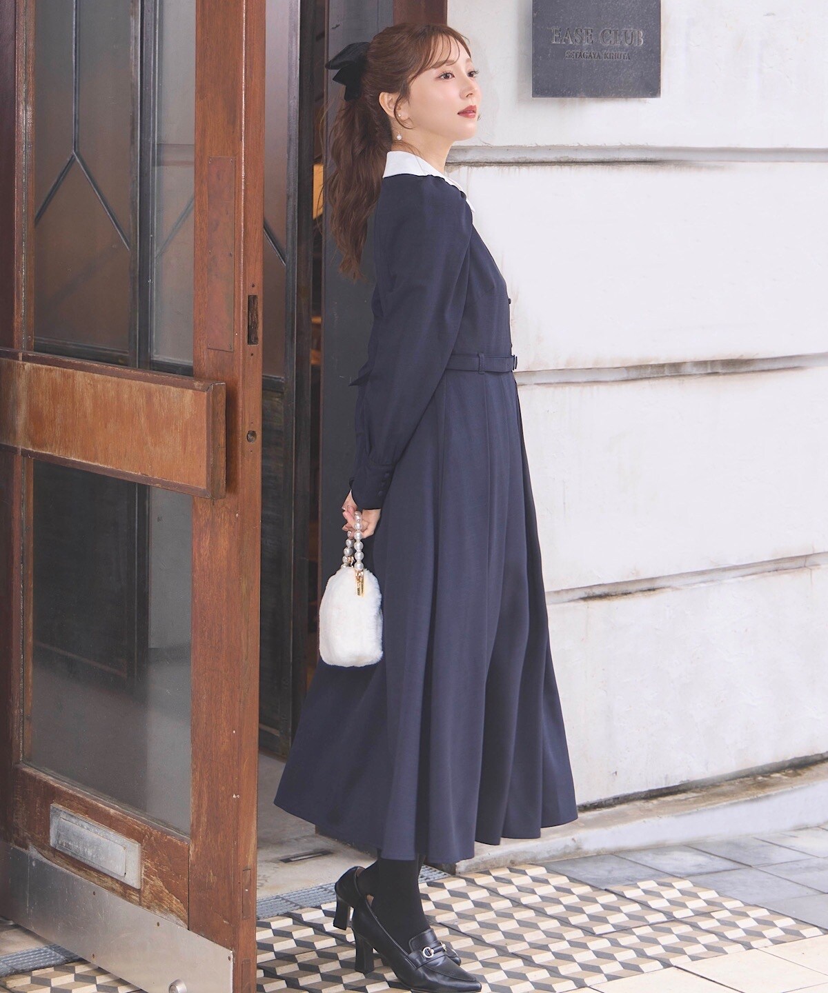 バイカラー衿パイピングタックフレアシャツワンピース