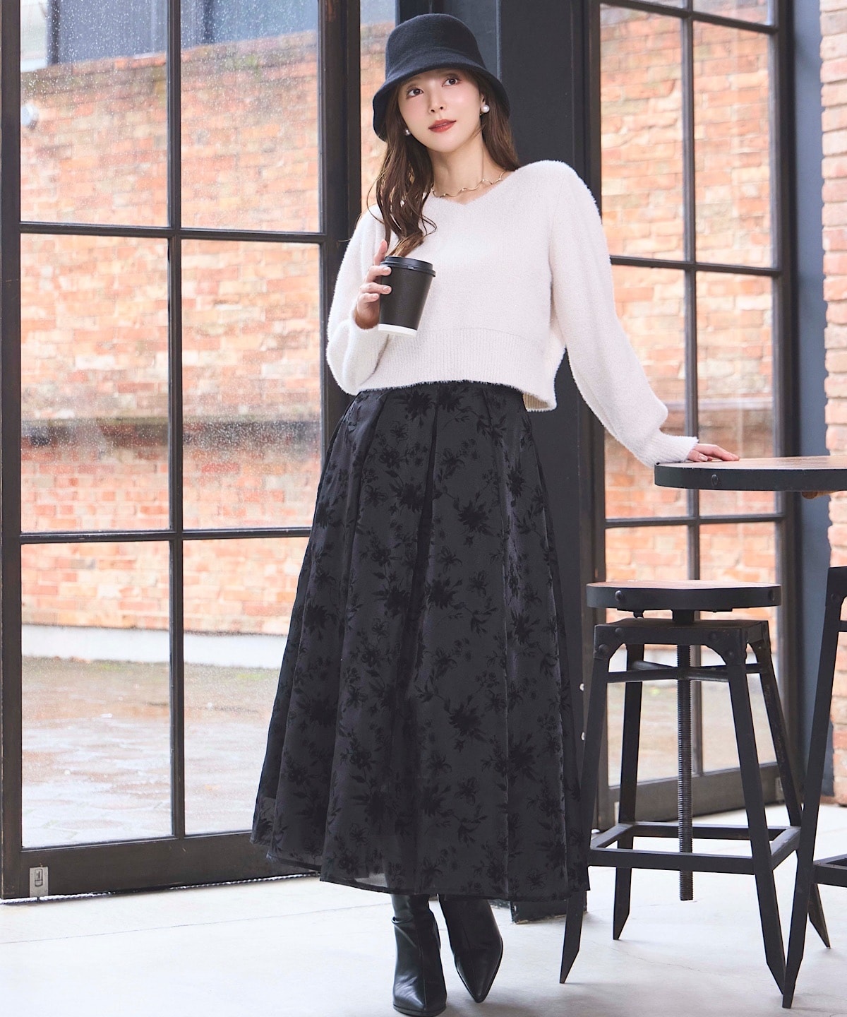 Vネックミニフラワースパンコールニットプルオーバー