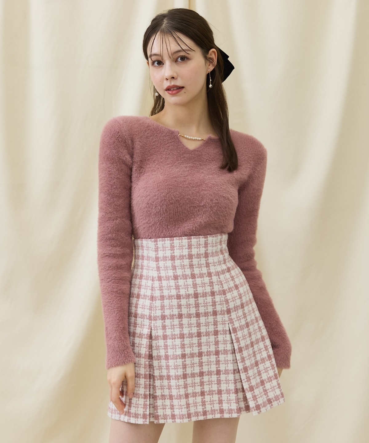 ショートフェザーパールキーネックニットプルオーバー