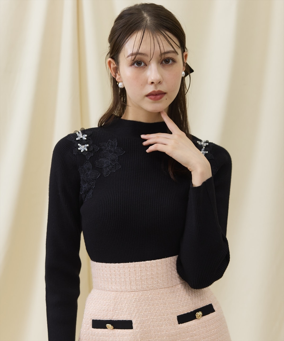 ショルダーレース刺繍ニットプルオーバー