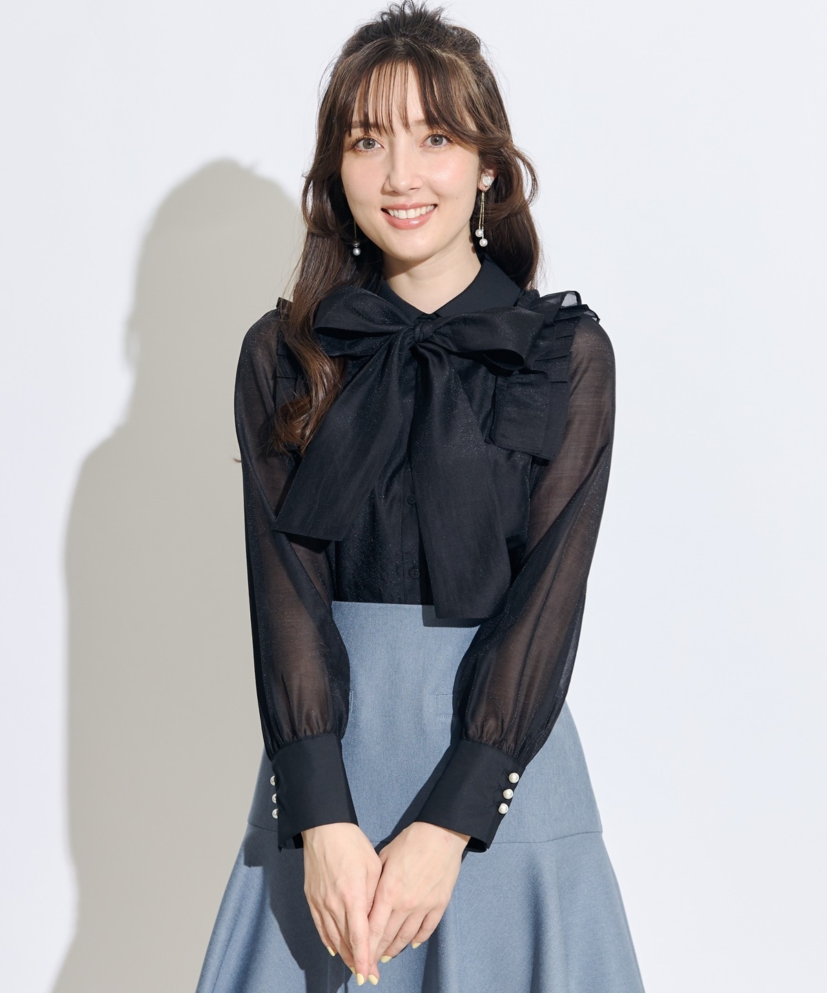 クレリックショルダータックフリルブラウス