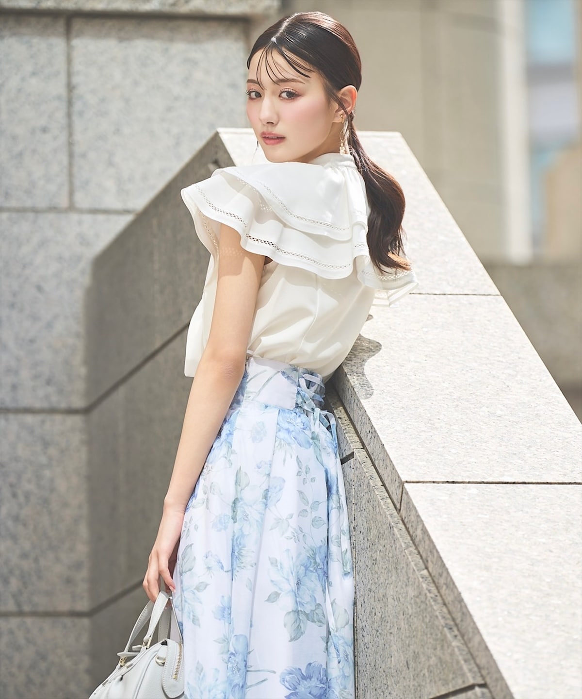 ラッフルカラーボウタイブラウス